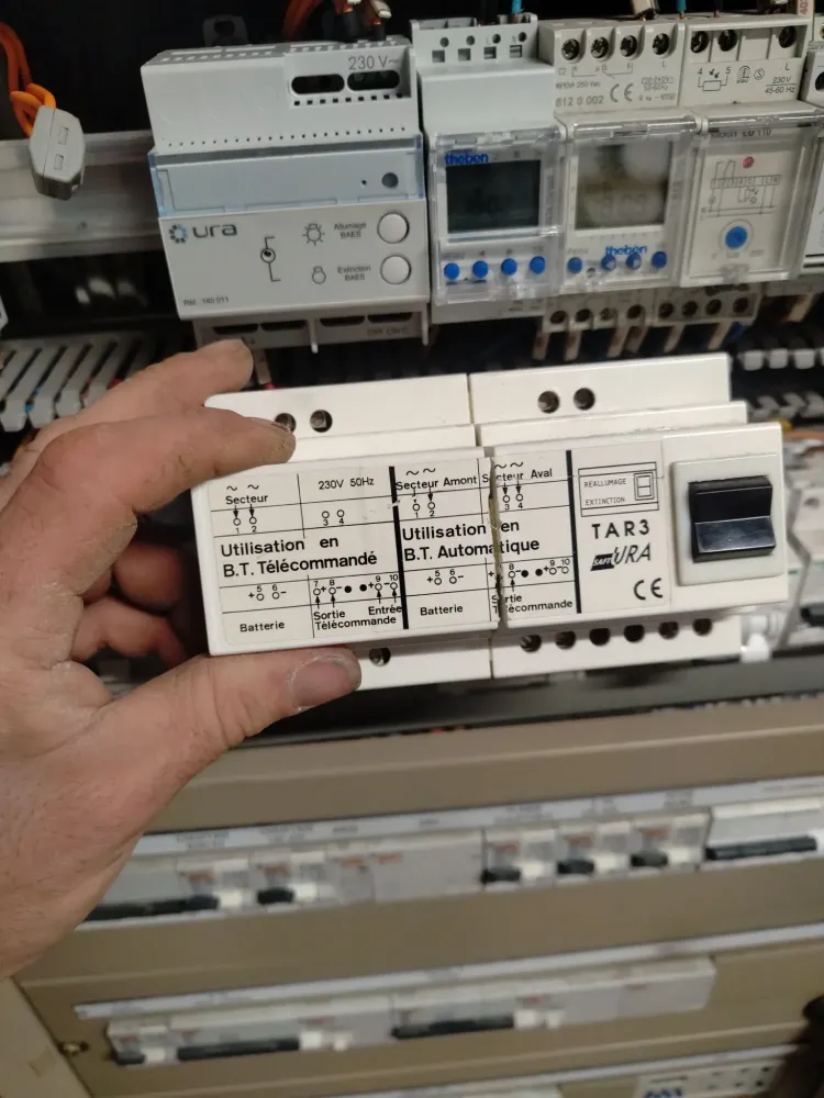 Électricien à Fay